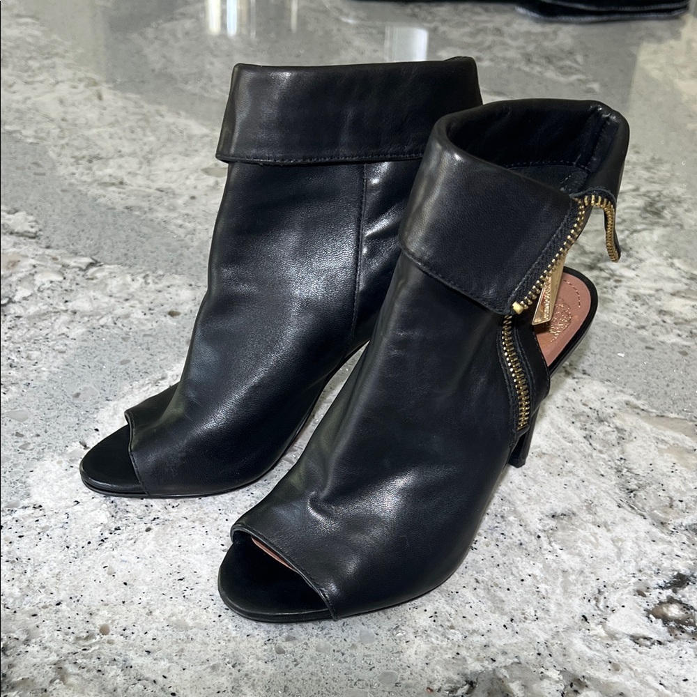 VINCE Camuto Black Leather Peep-Toe Folded-Cuff Heel Booties with Gold Size 6 - Picture 13 of 15